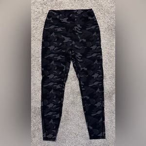 BuffBunny Black Camo Legacy Leggings sz XL